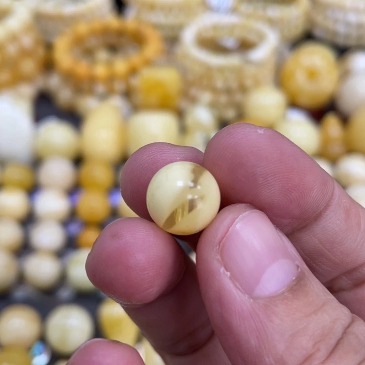 少****蜜蜡未镶嵌裸石11mm平头