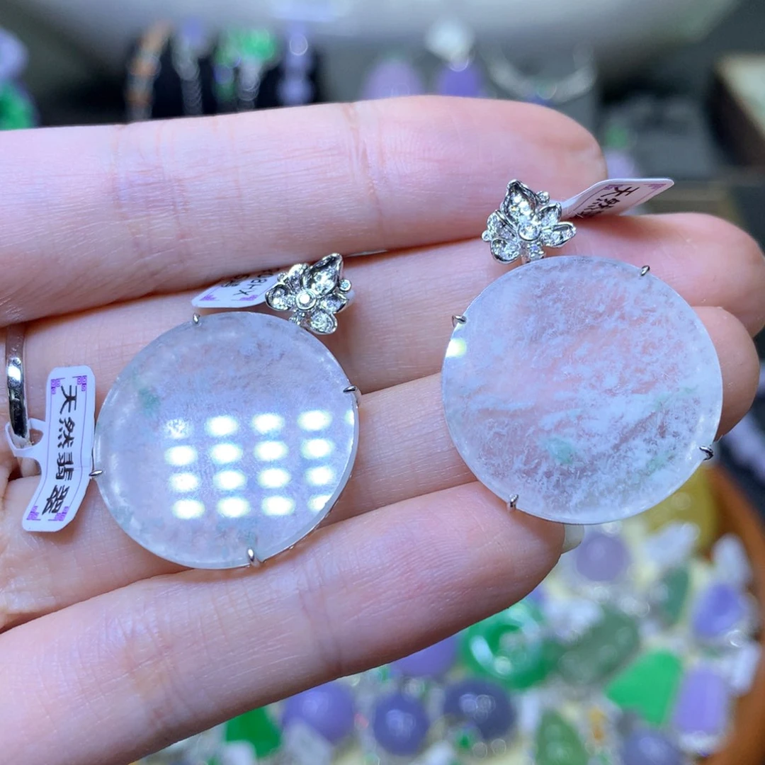 【闪购商品】翡翠颈饰18K金镶嵌翡翠吊坠项链