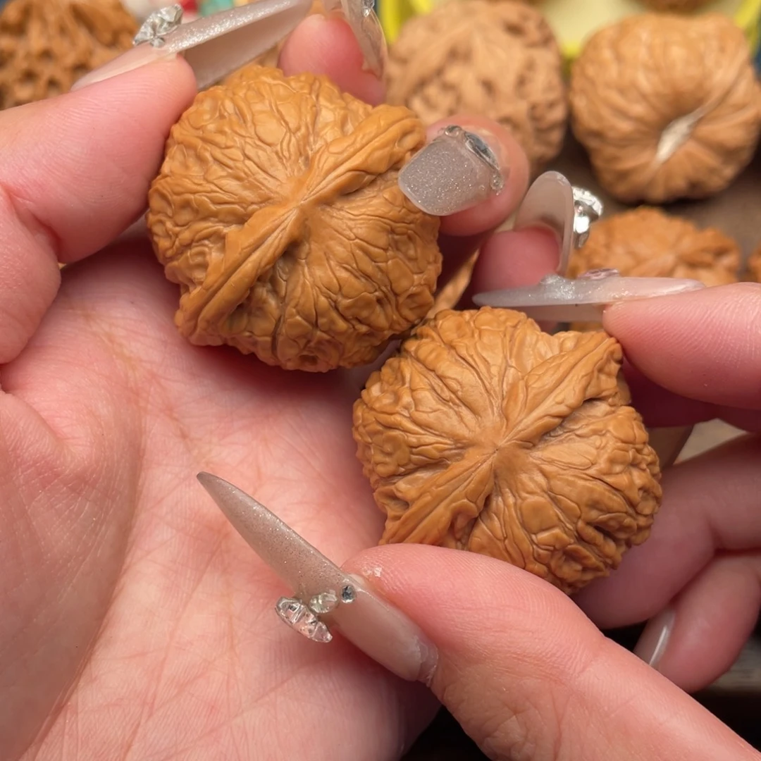 文玩核桃吊坠全品毕业乾隆磨40，大克重40
