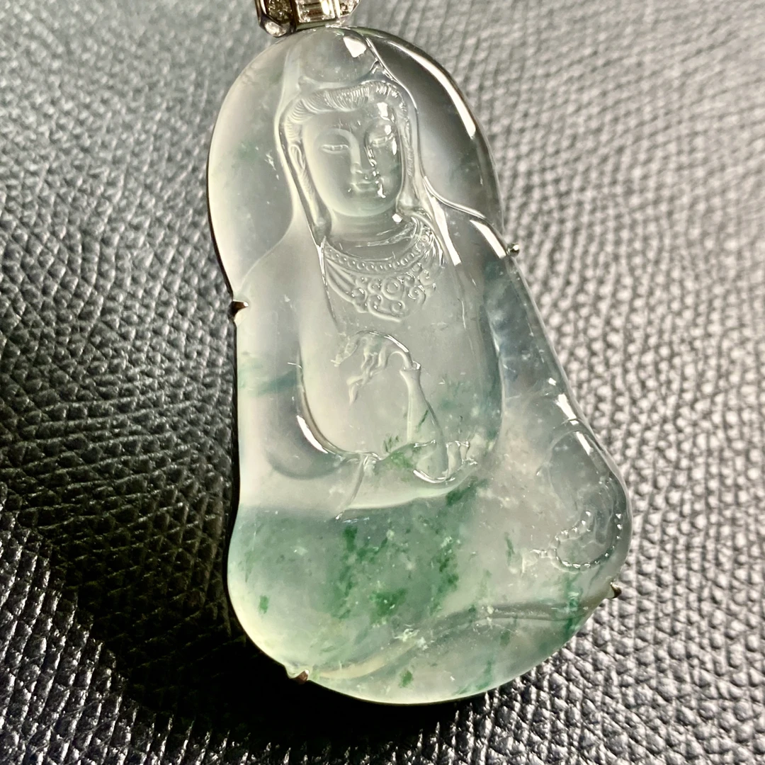 缅甸天然A货翡翠高冰玻随型素衣观音工艺细腻端庄慈祥