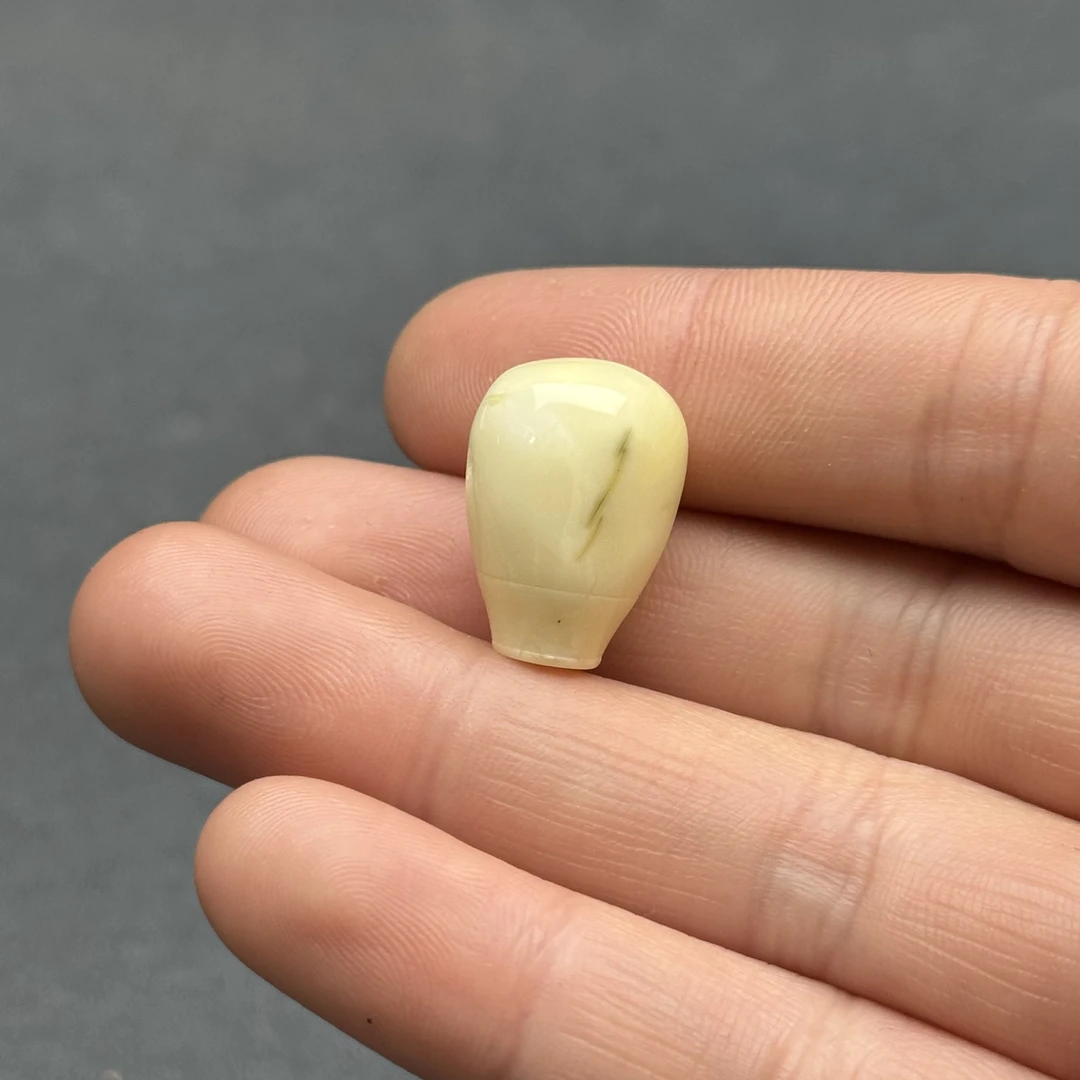 Y2886天然原矿蜜蜡三通14*19mm 抖音基地质检发货