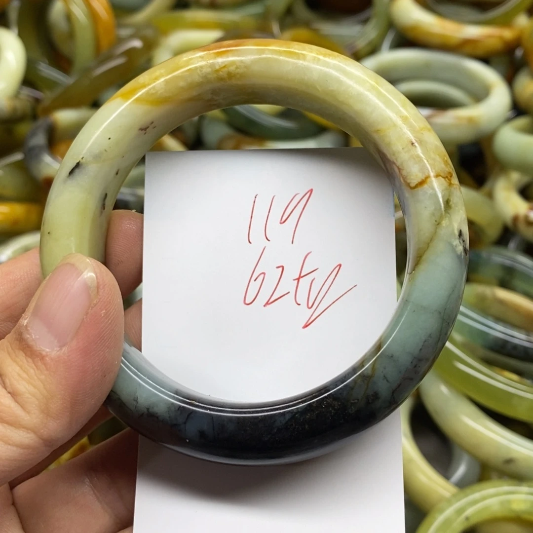 蛇纹石玉未镶嵌手镯