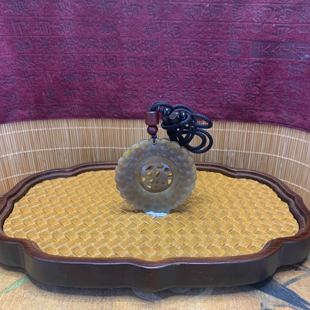 F和田玉且末糖扭转乾坤吊坠1738