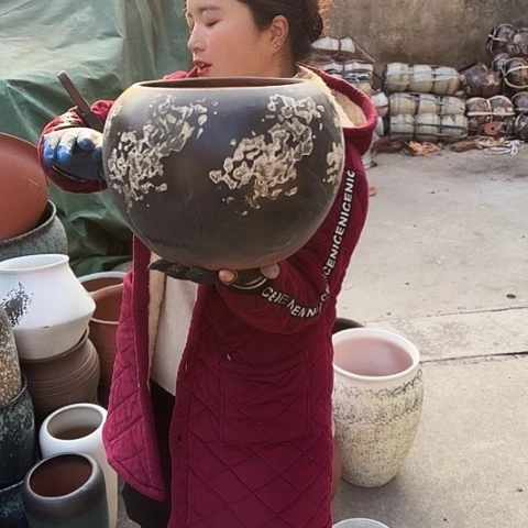 口24高27瑕疵盆子。