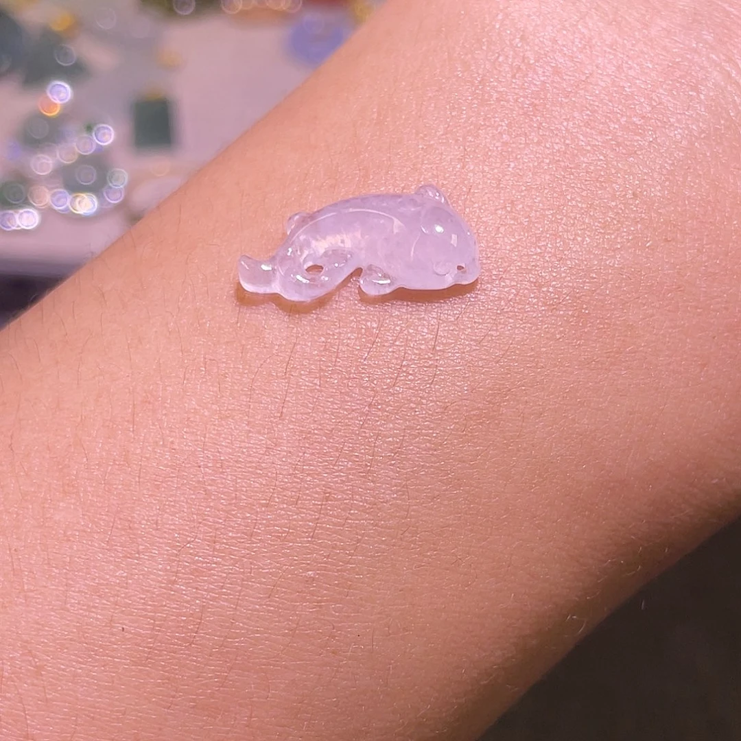 翡翠未镶嵌颈饰鱼