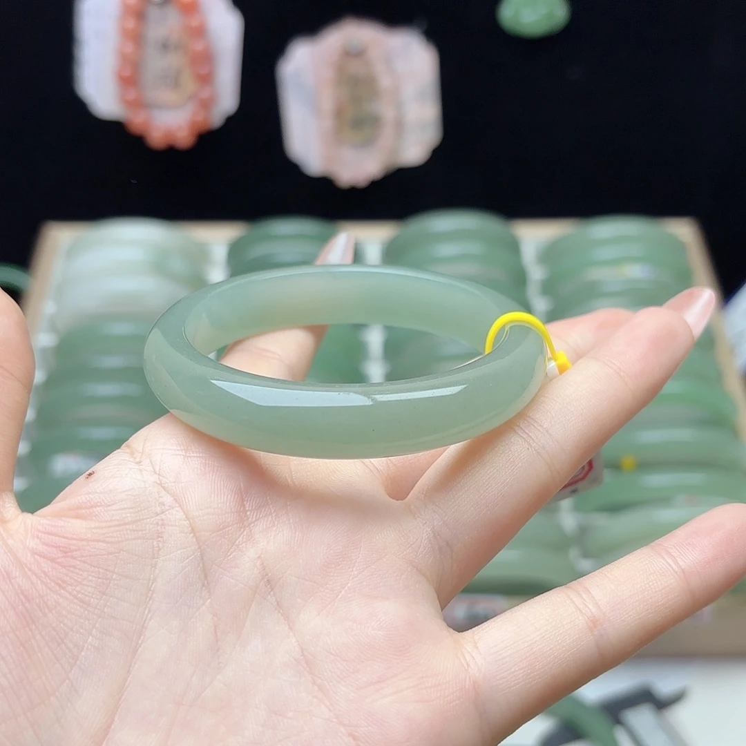 未镶嵌手镯石英质玉56