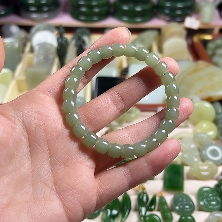 和田玉（糖玉）未镶嵌颈饰