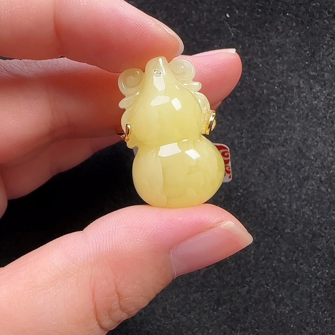 蜜蜡未镶嵌珠宝奇石