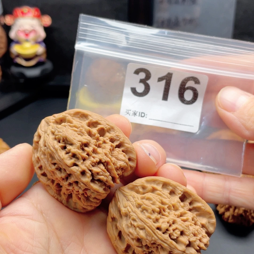 指***沙文玩核桃把件南疆高炮40