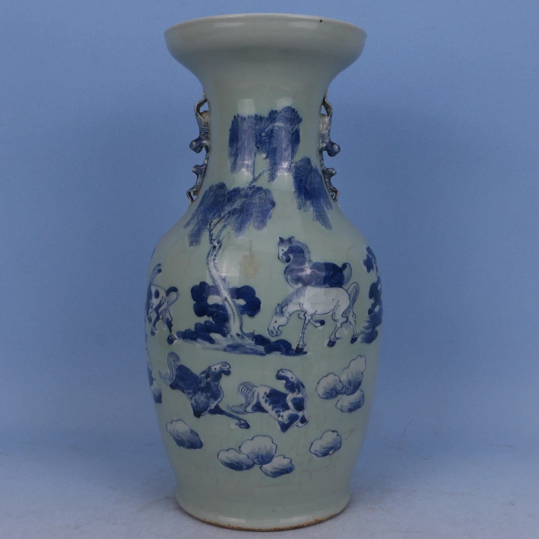 Lot1017  清中期  豆青釉五马图盘口瓶  口沿小修惊釉