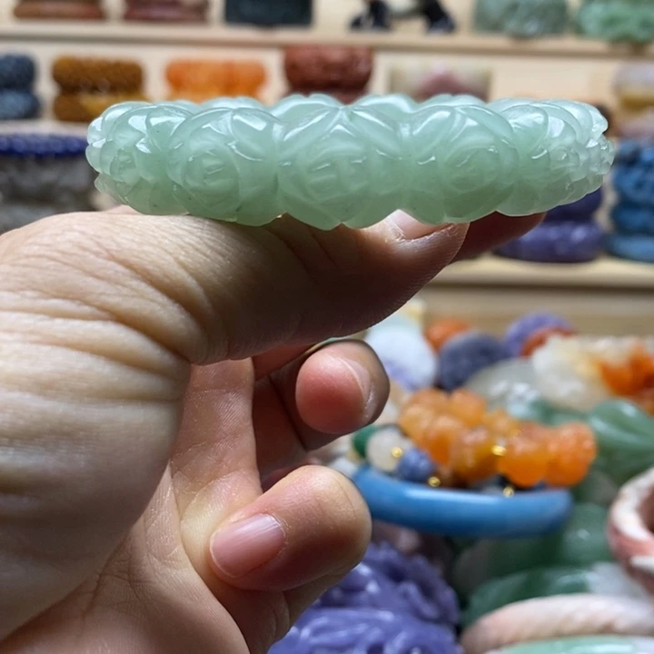 未镶嵌手镯石英质玉