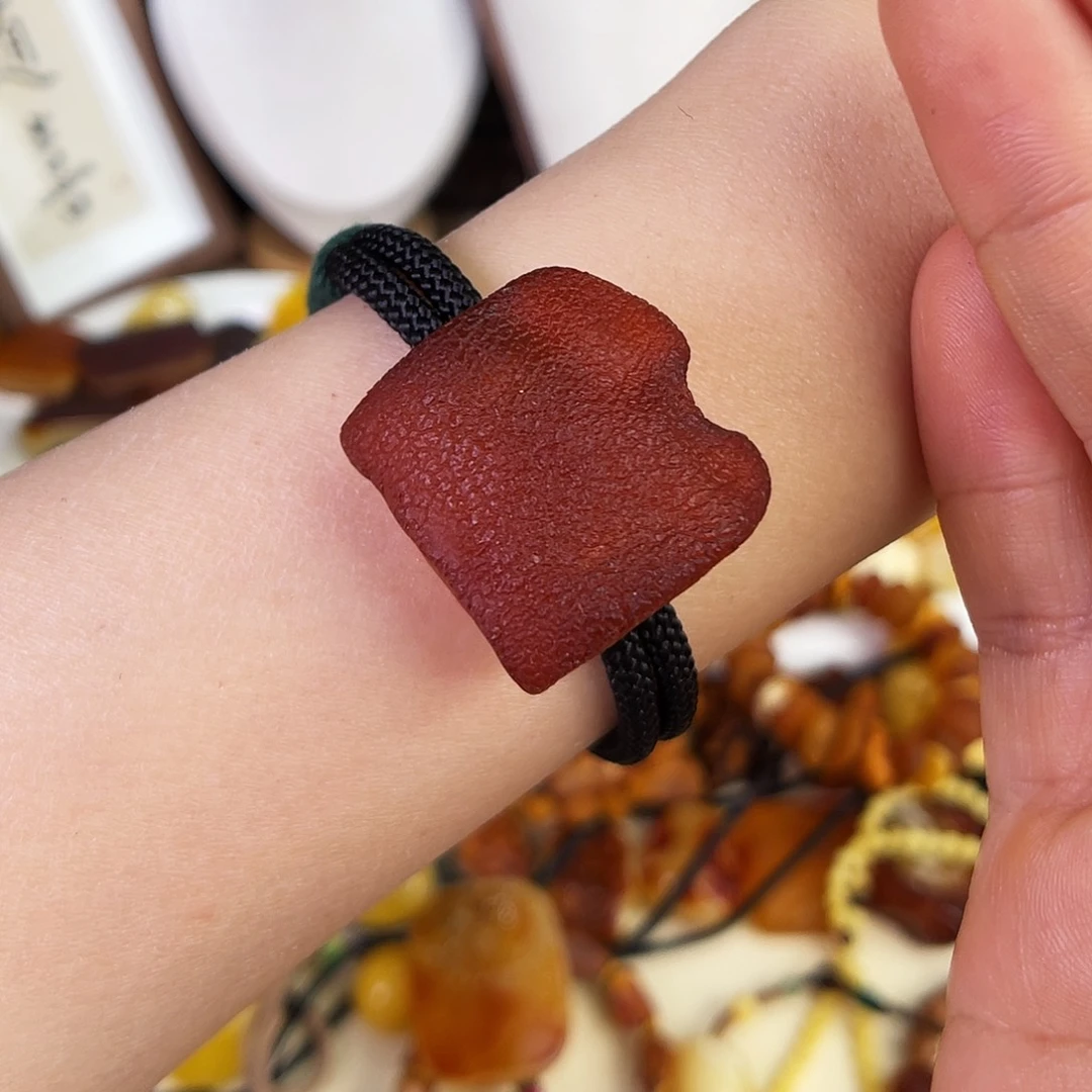 琥珀珠宝奇石未镶嵌，