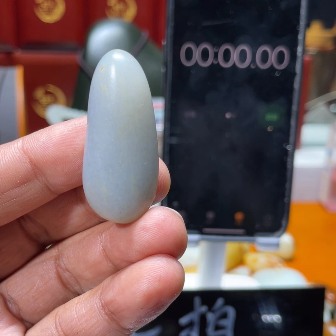 和田玉（白玉）手镯未镶嵌不**命