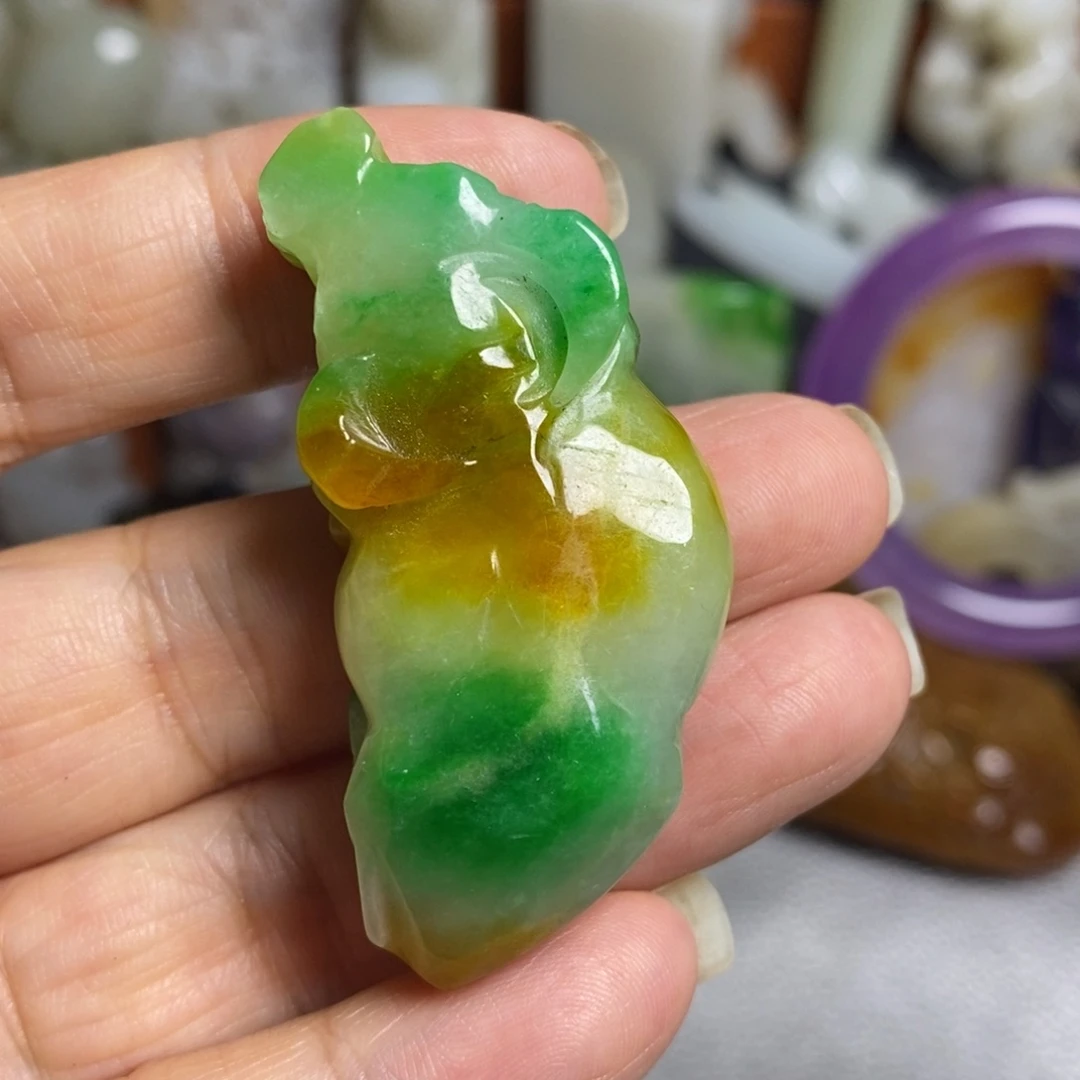 颈饰未镶嵌和田玉（糖玉）