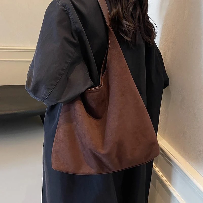 松弛感大容量包包女式2024新款秋冬季通勤单肩包麂皮绒托特水桶包