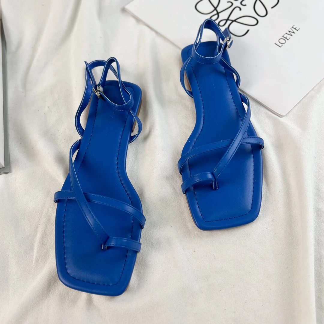 度假风方头交叉带套趾一字带平底沙滩凉鞋女夏8189