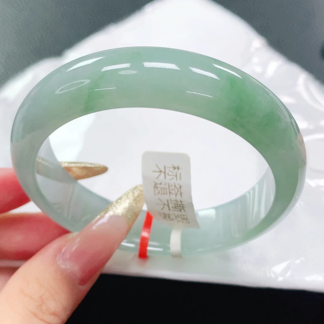 翡翠手镯未镶嵌57圈
