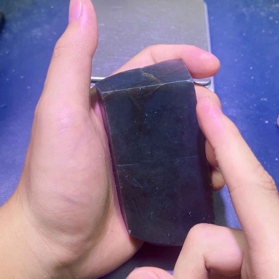 未镶嵌和田玉（糖玉）珠宝半成品