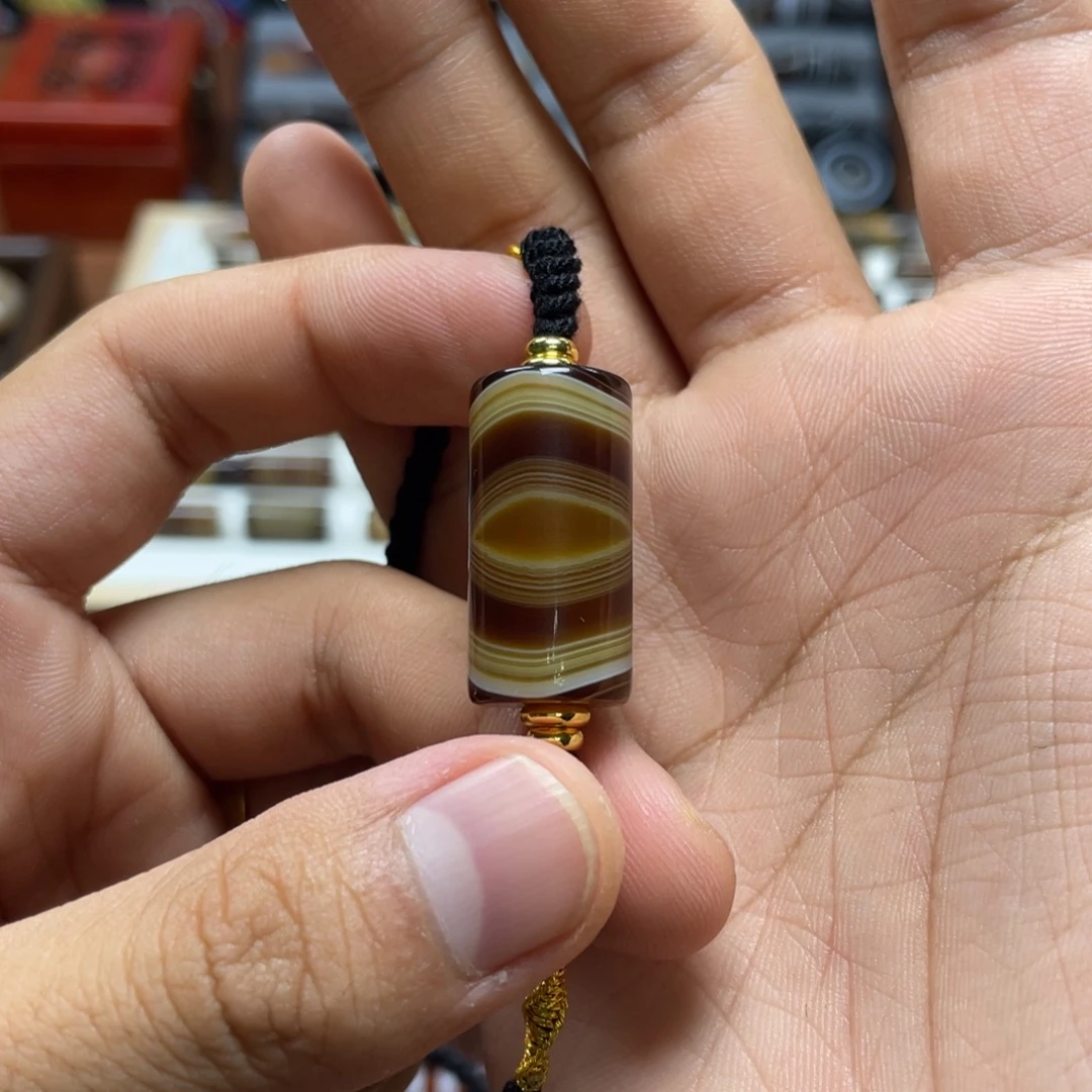 一***型玛瑙/玉髓未镶嵌锁骨