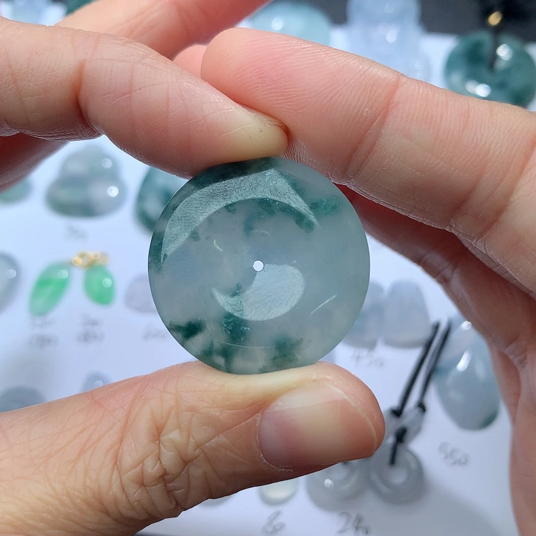 翡翠颈饰未镶嵌翡翠翡翠