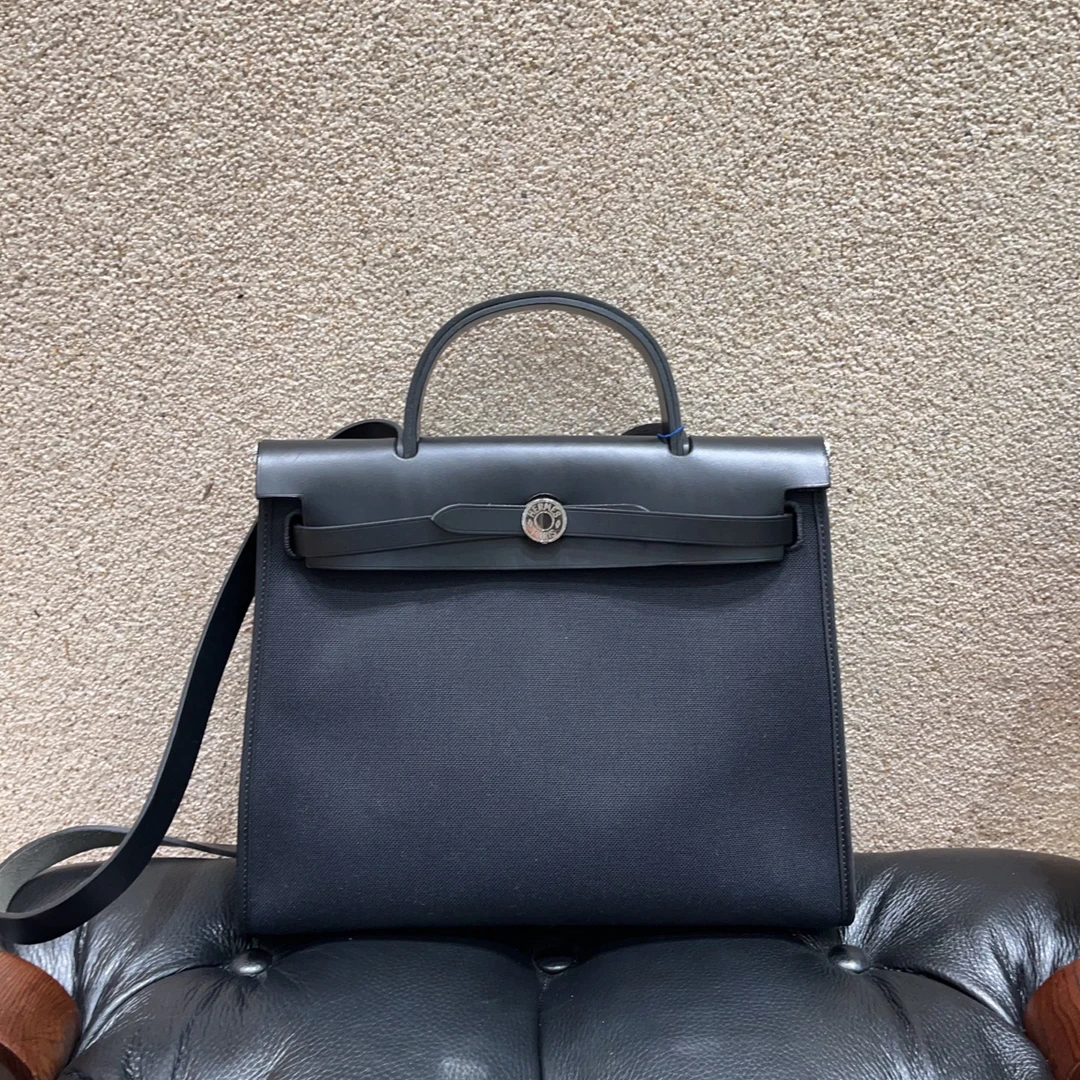 99新 Hermes/爱马仕 herbag31 黑银 帆布拼皮 外缝！C 刻 ！