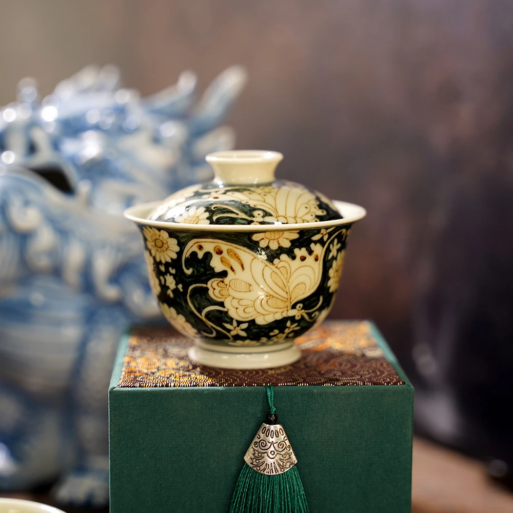 JM077景德镇窑口手工手绘复古青花二号釉里金蝶恋花盖碗-120毫升