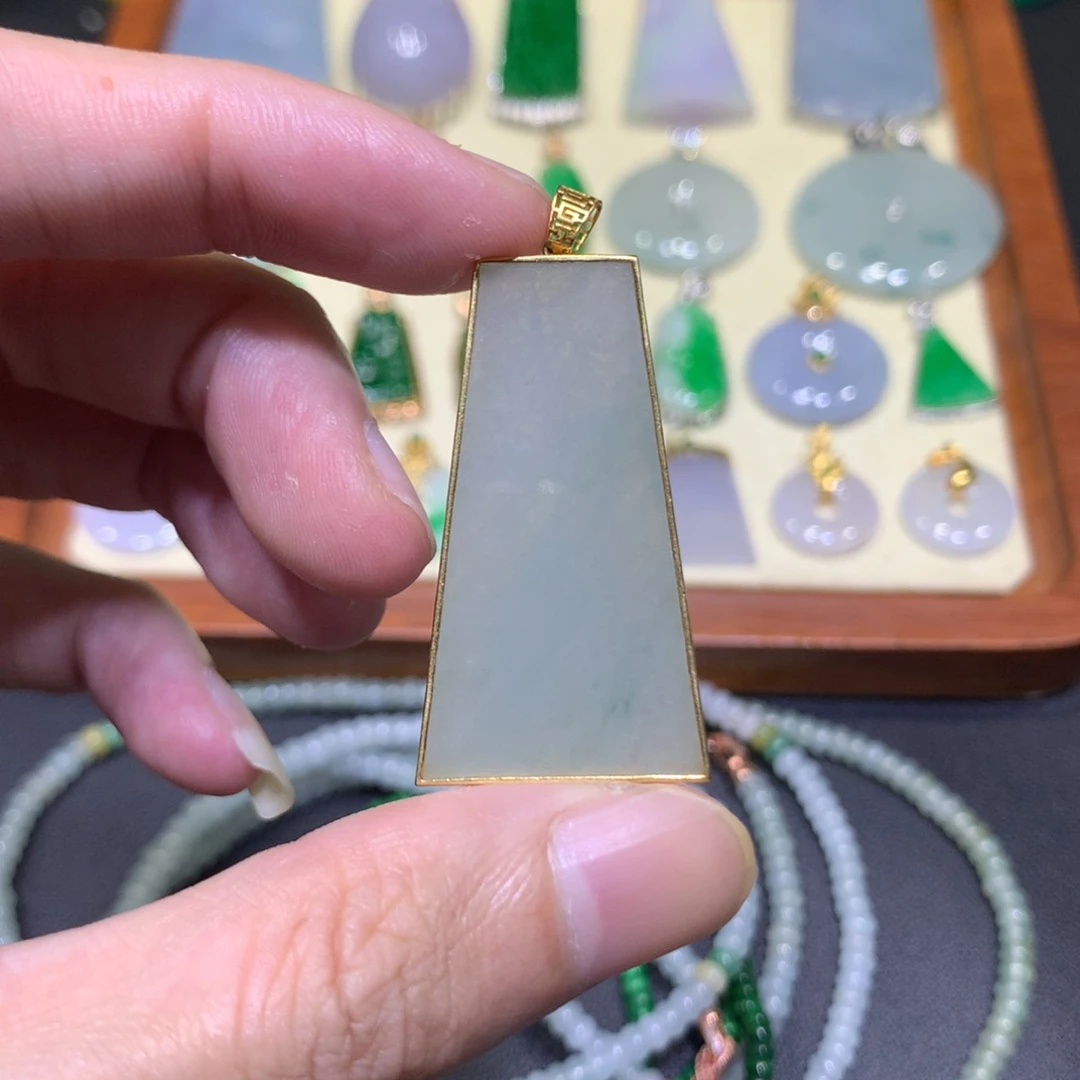 翡翠18K金镶嵌吊坠(不含链)