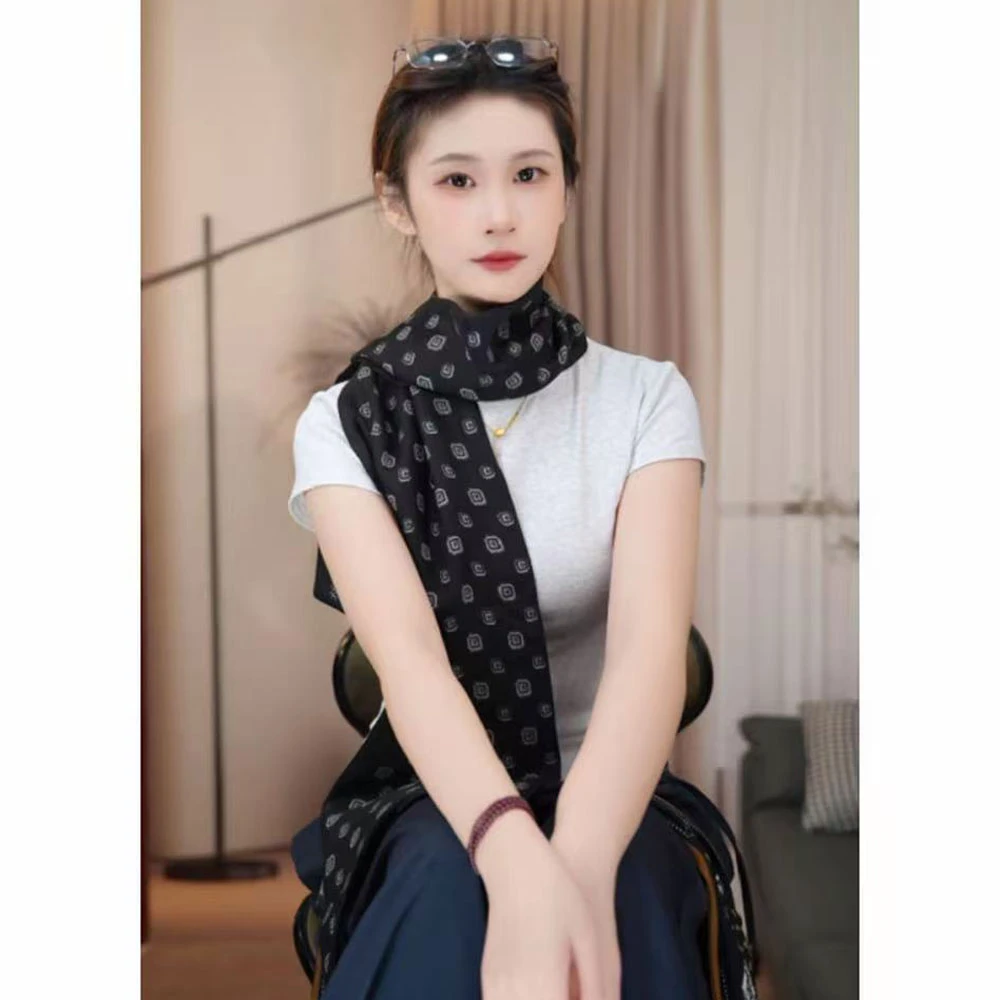 围巾女秋冬季2025新款精致小飘带斜角领巾披肩外搭护颈丝巾围脖