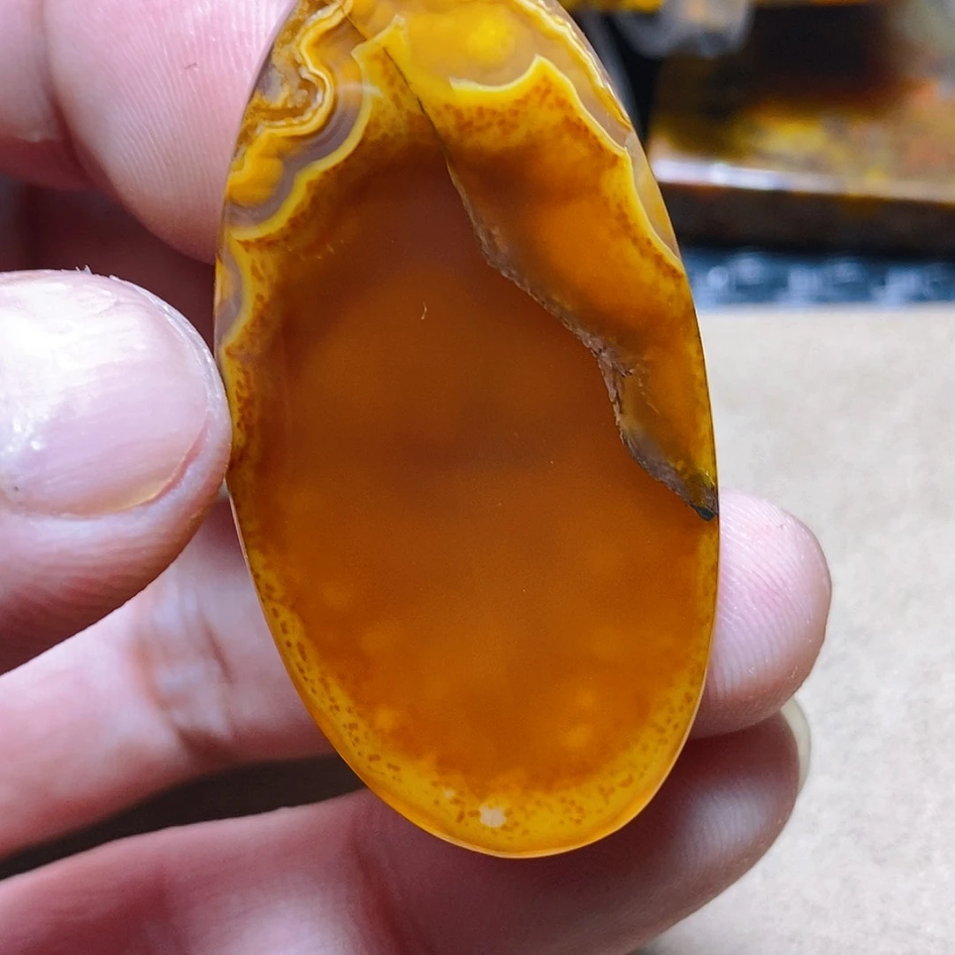 未镶嵌颈饰玛瑙/玉髓二*