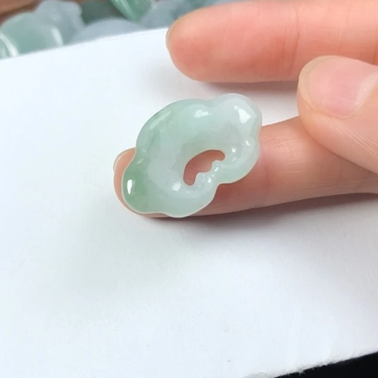 翡翠未镶嵌颈饰缅甸A货，每天下午1点半开播