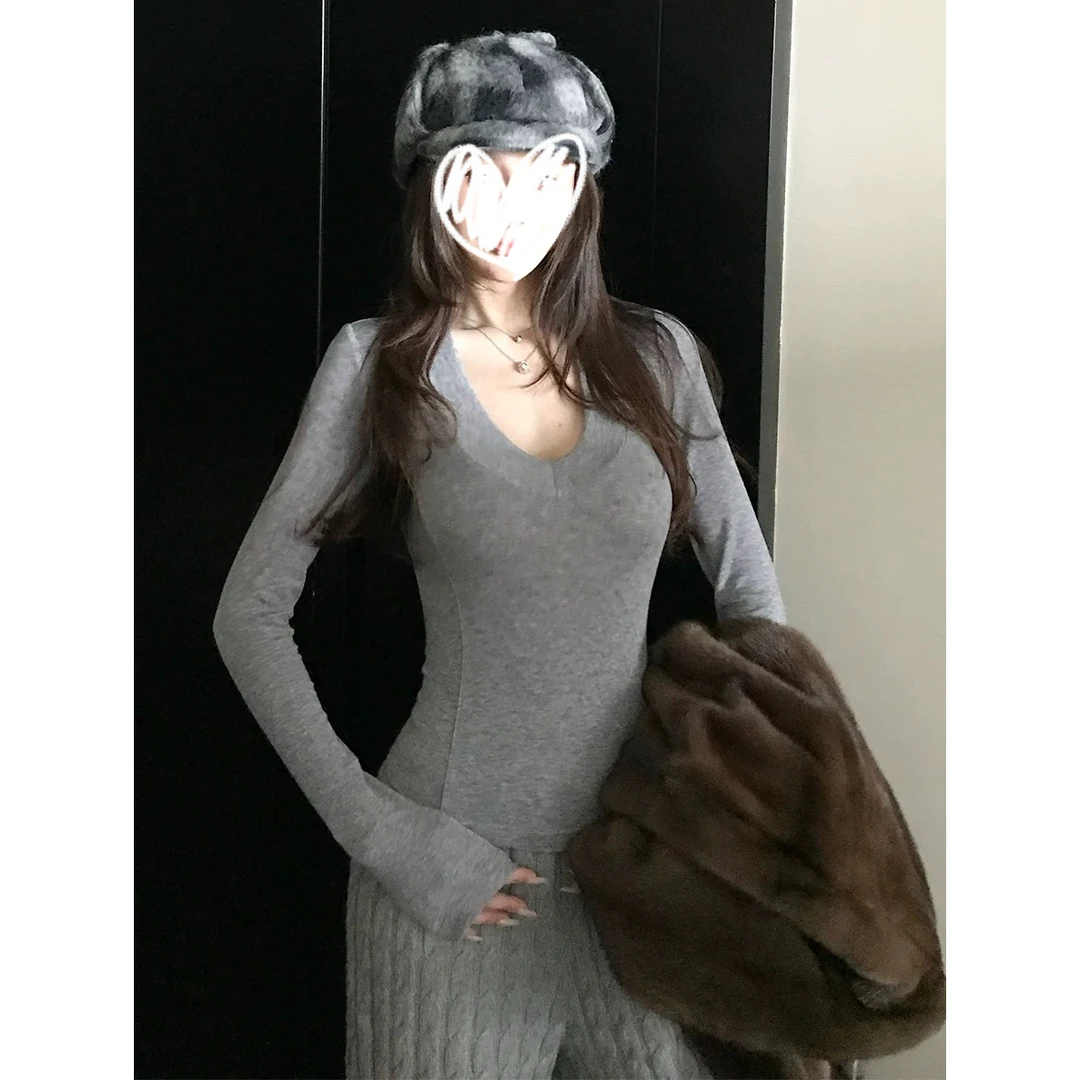 打底衫女款爆款深V领内搭长袖T恤女装秋冬打底衫修身显瘦百搭上衣