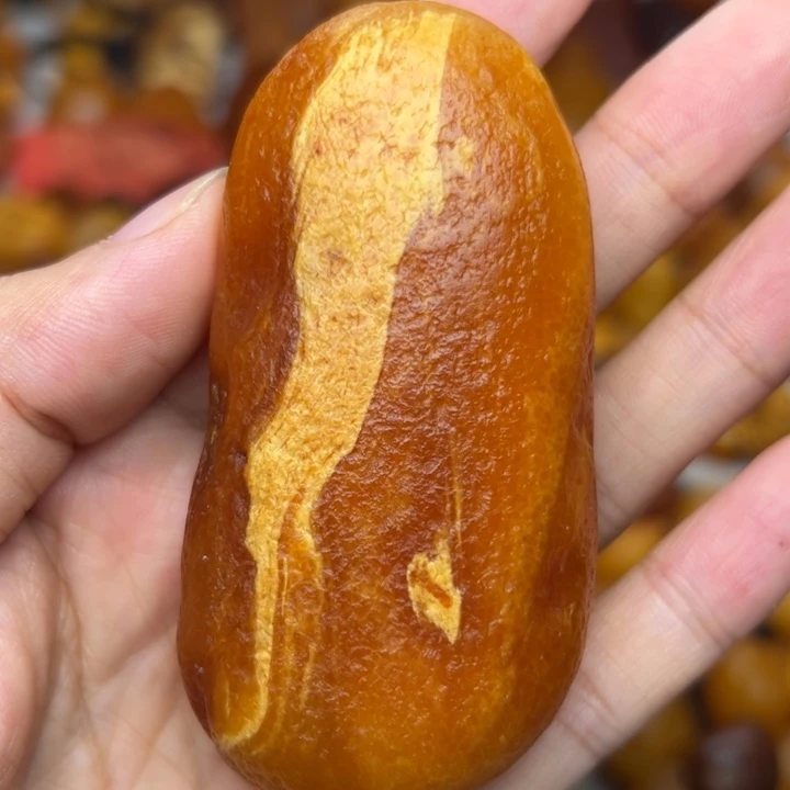 琥珀未镶嵌颈饰天然蜜蜡
