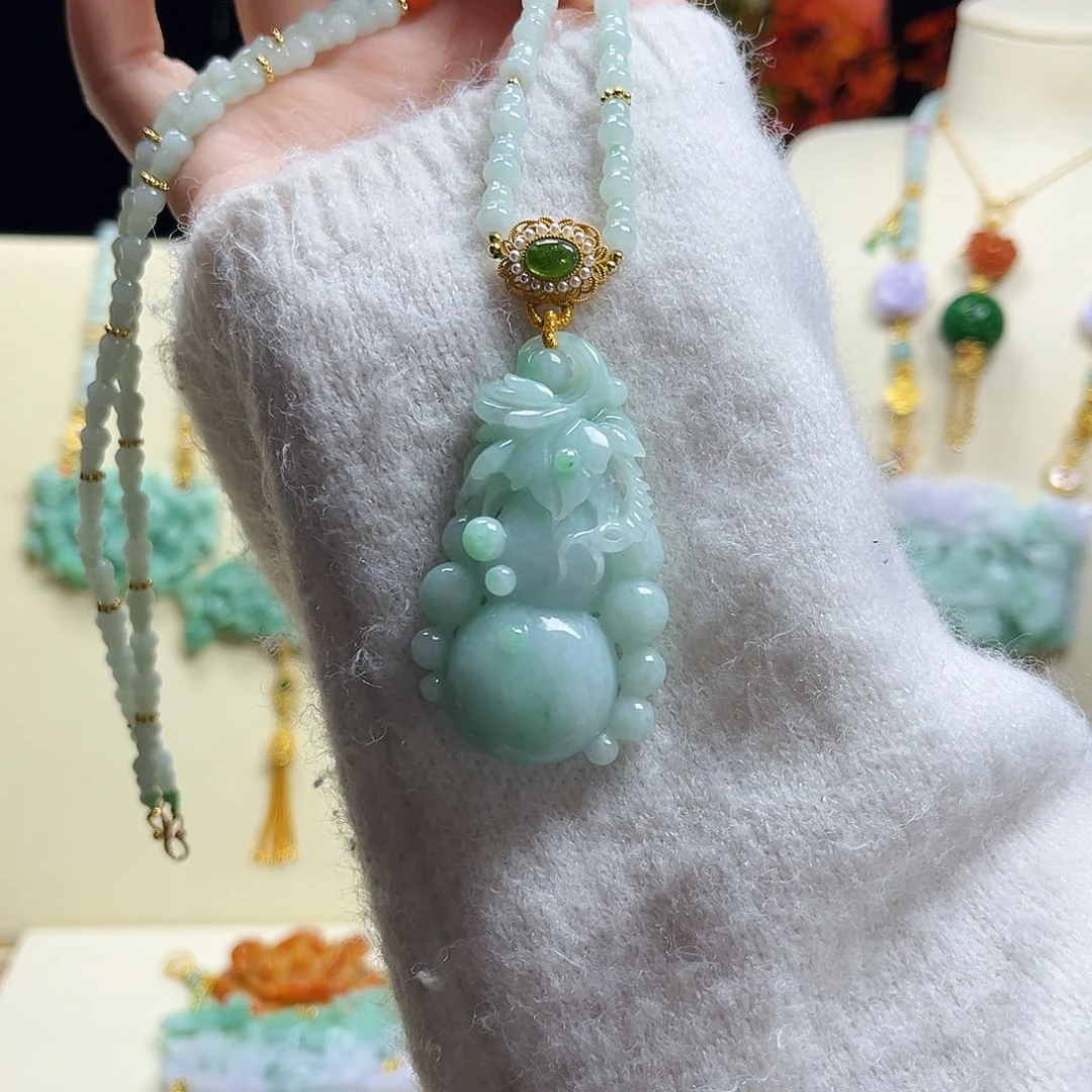 翡翠颈饰未镶嵌葫芦