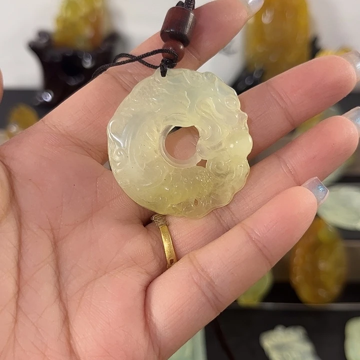 蛇纹石玉未镶嵌吊坠(赠链)