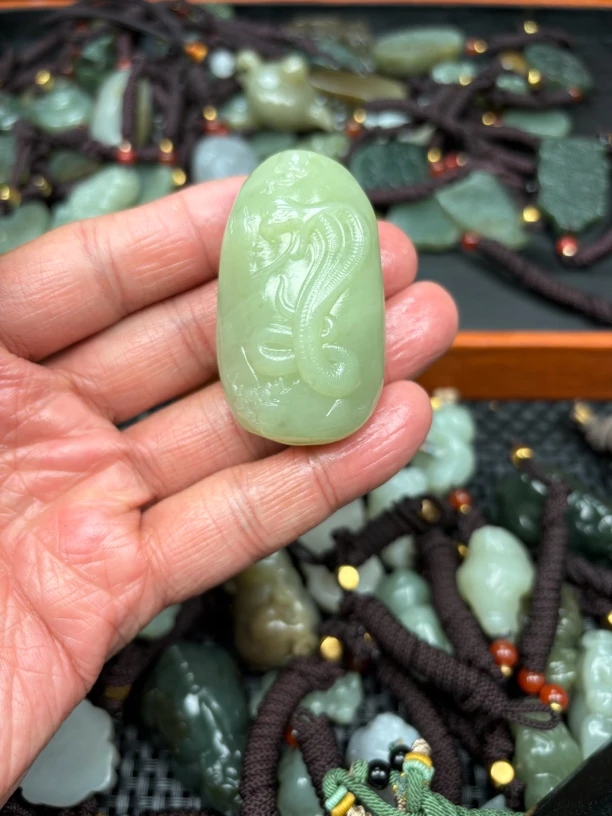 保真和田玉蛇时尚吊坠百搭精雕拍一发一手工精致气质