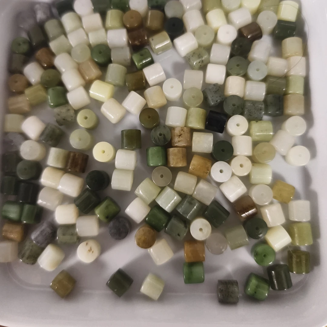 天然和田玉小桶珠卡8长8+随机发货6颗只包没裂纹默认瑕疵