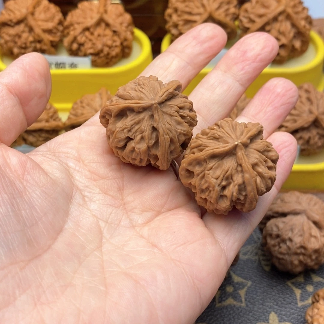 静***思文玩核桃把件629号牡丹花王奔