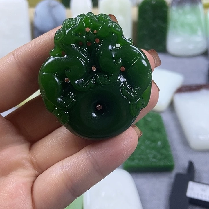 颈饰未镶嵌和田玉