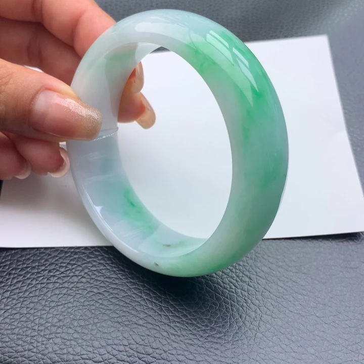 翡翠手镯未镶嵌天然翡翠手镯