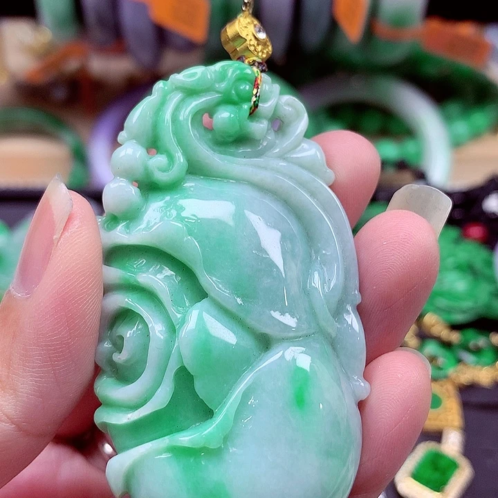 翡翠银S925镶嵌颈饰翡翠