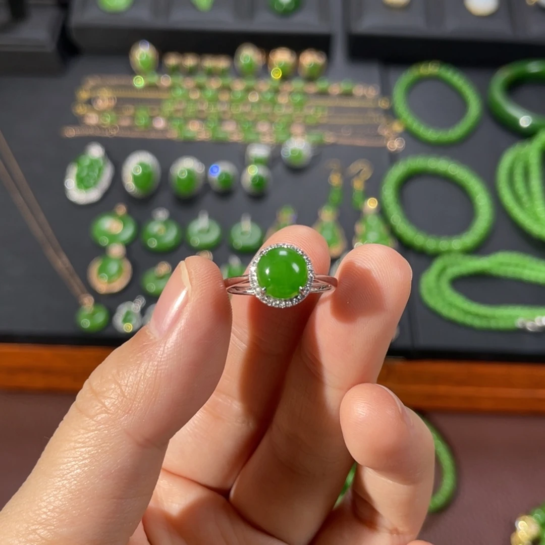 和田玉18K金镶嵌颈饰