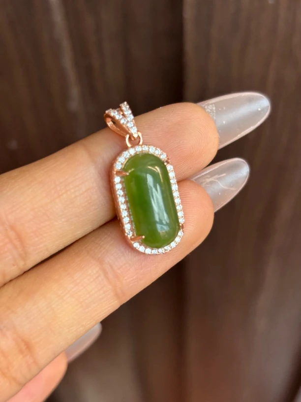 4341 和田玉碧玉s925银镶嵌吊坠 多样性发其一