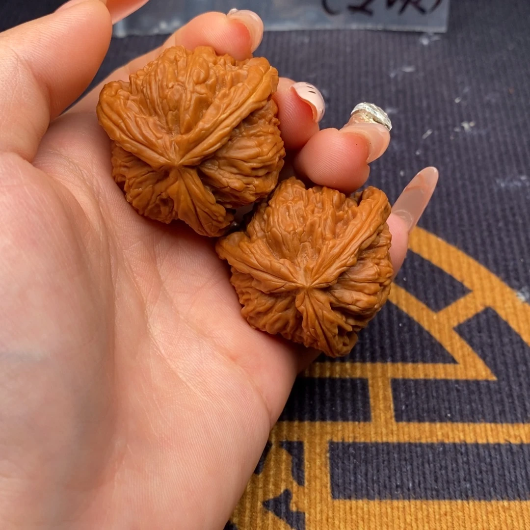 辽***缆吊坠文玩核桃白狮子