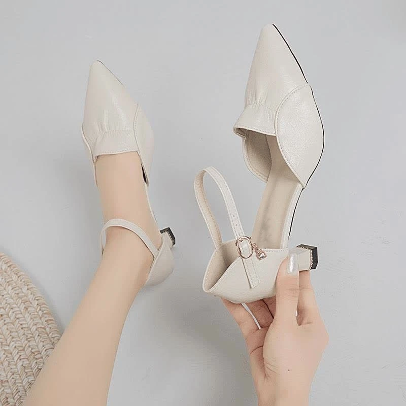 真软皮中空包头凉鞋女中跟鞋一字扣带尖头软底2025年夏时尚高跟鞋