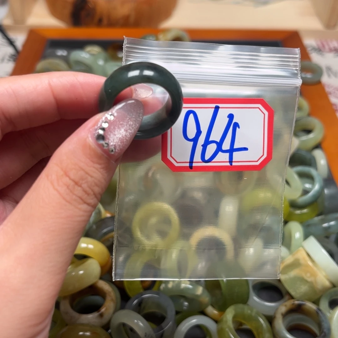 七***五蛇纹石玉未镶嵌珠宝奇石