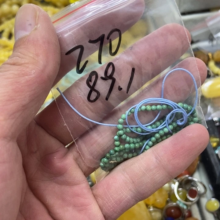 舒***颜未镶嵌蜜蜡裸石串