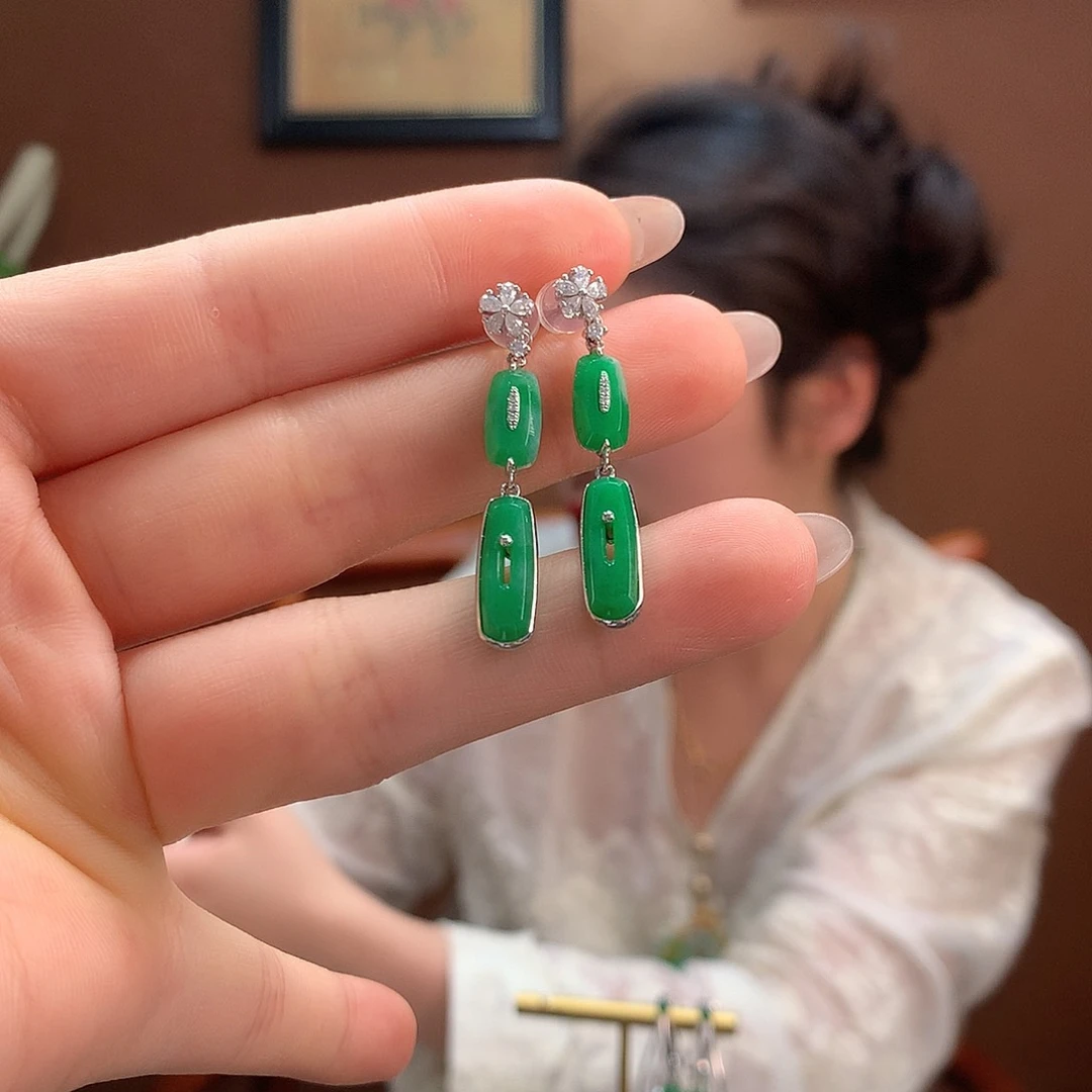 翡翠18K金镶嵌耳饰小*人耳饰