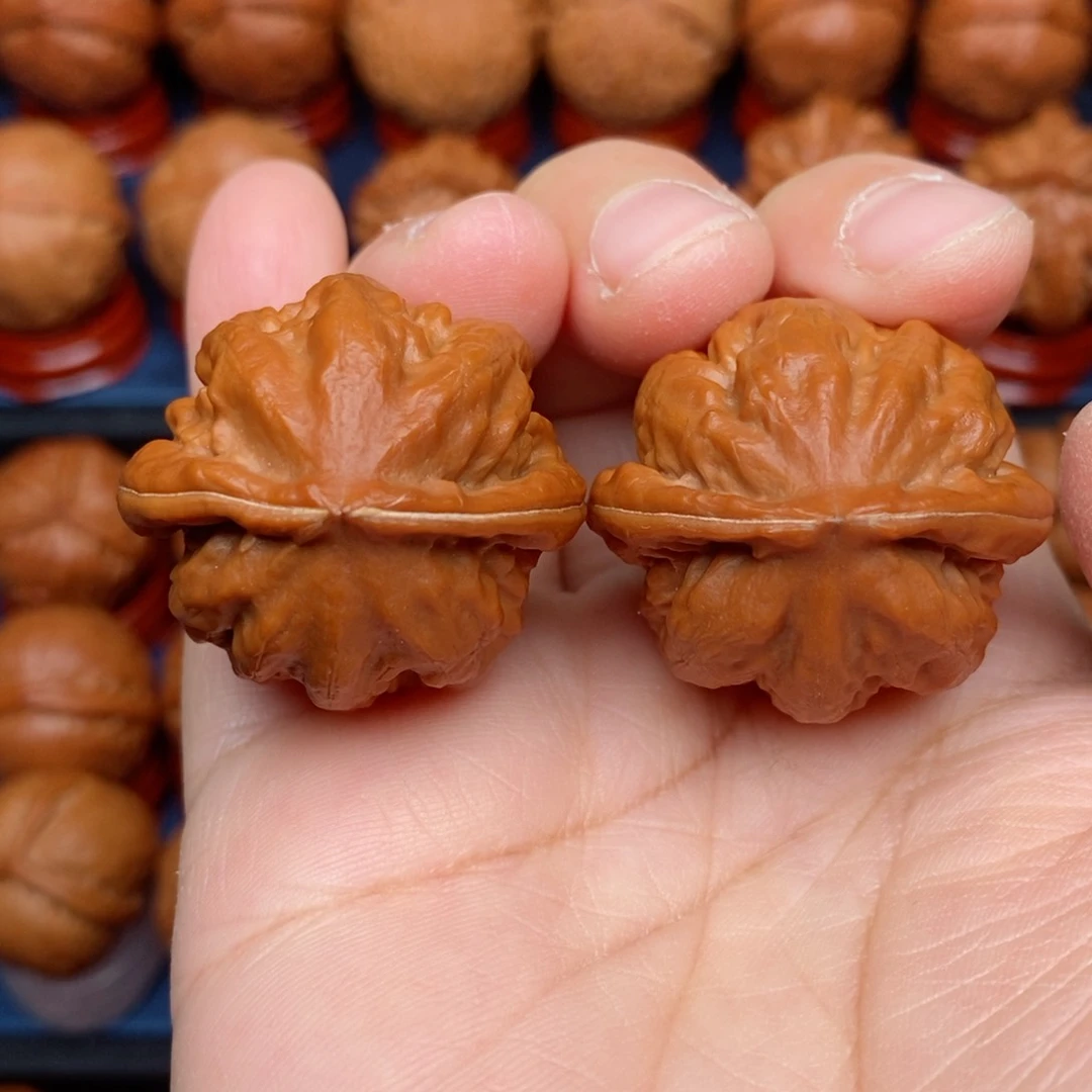 把件文玩核桃手捻金钢石