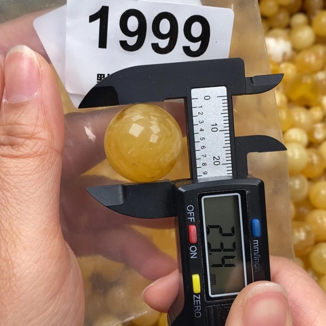 蜜蜡珠宝奇石未镶嵌