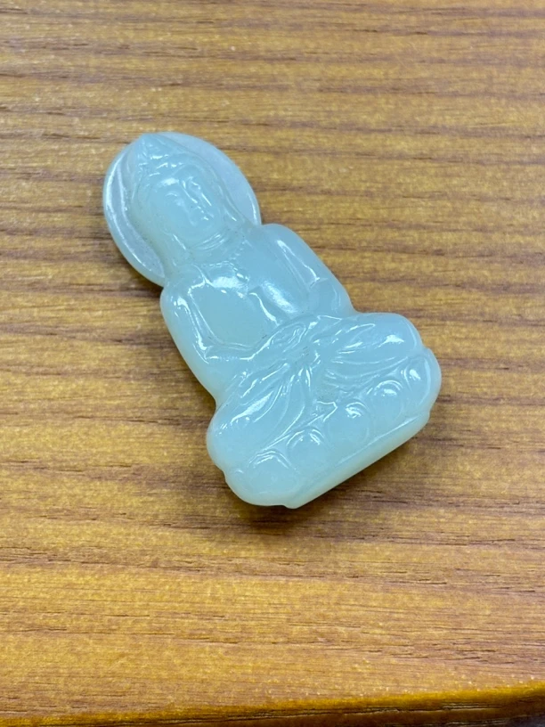和田玉抱瓶观音吊坠